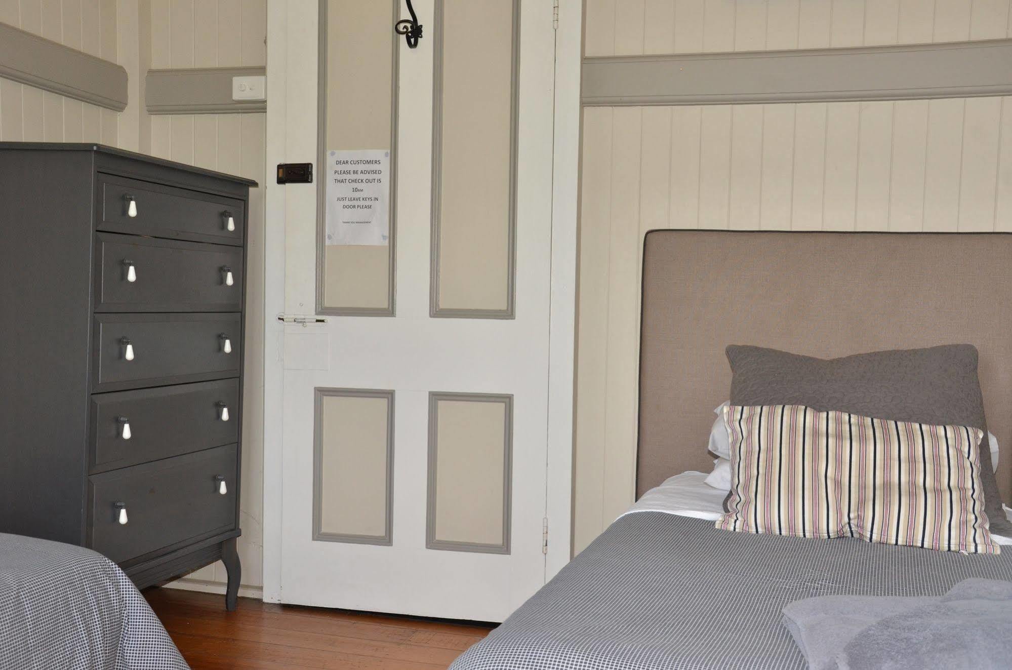 Royal Gatton Hotel Zewnętrze zdjęcie